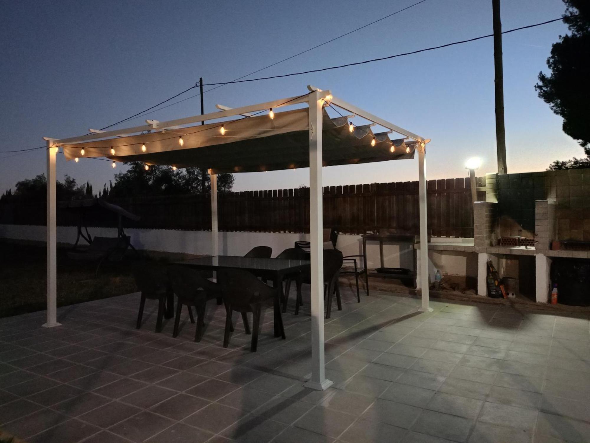 Holiday home Large Yard, Large Lawn, Independent *